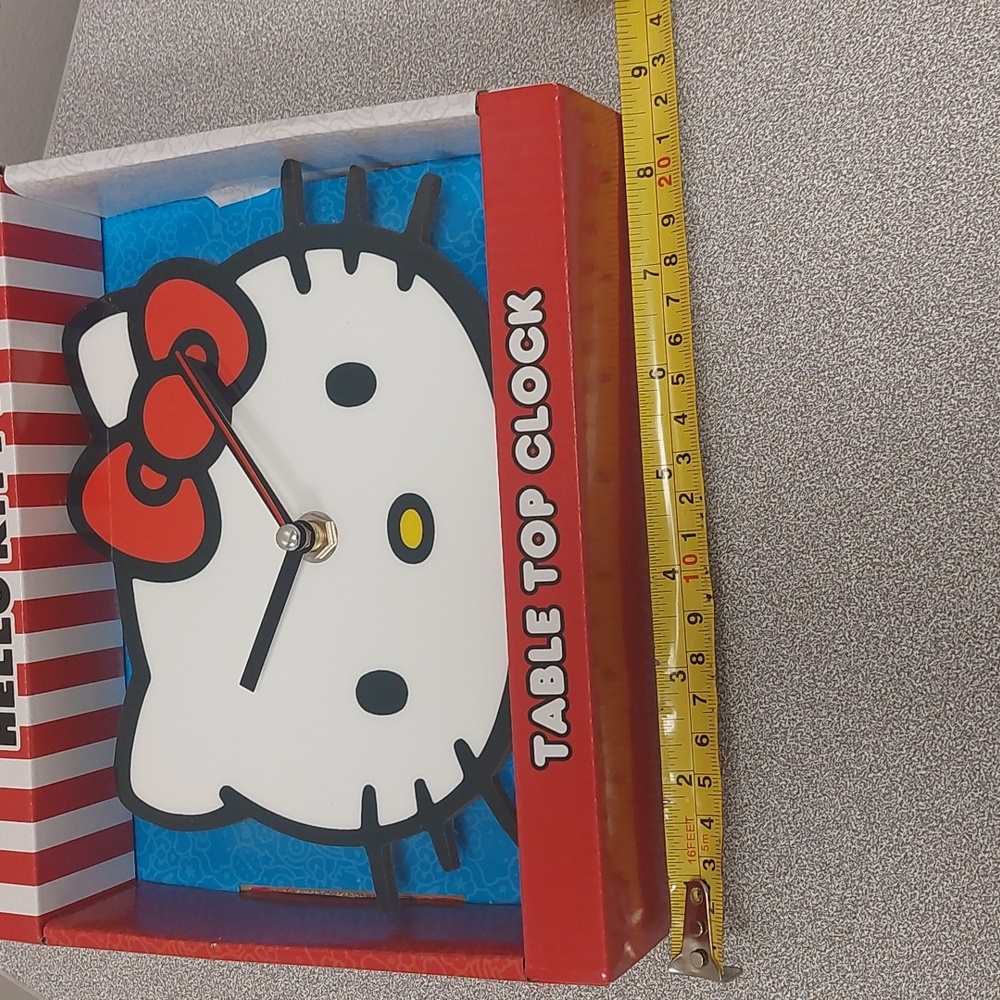 Hello Kitty Sanrio Table Top Clock Small - Picture 8 of 12